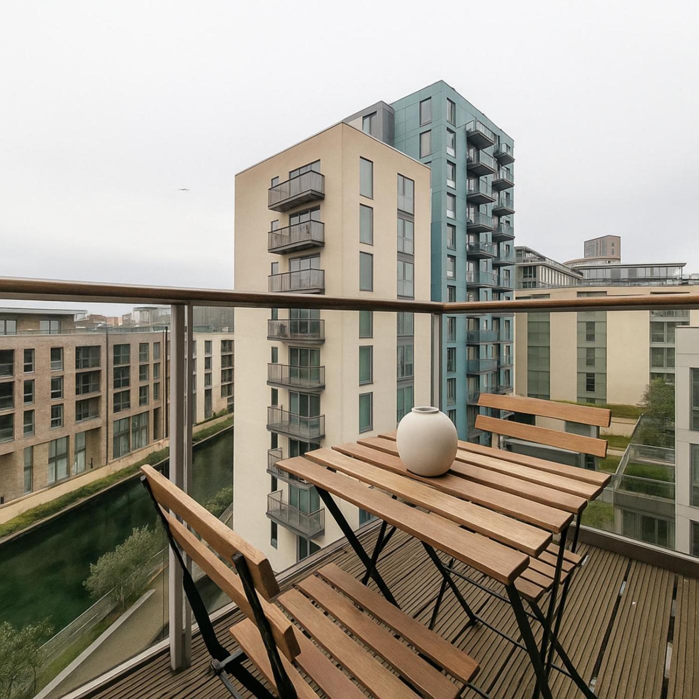 2 Bed Flat Near Stratford Station